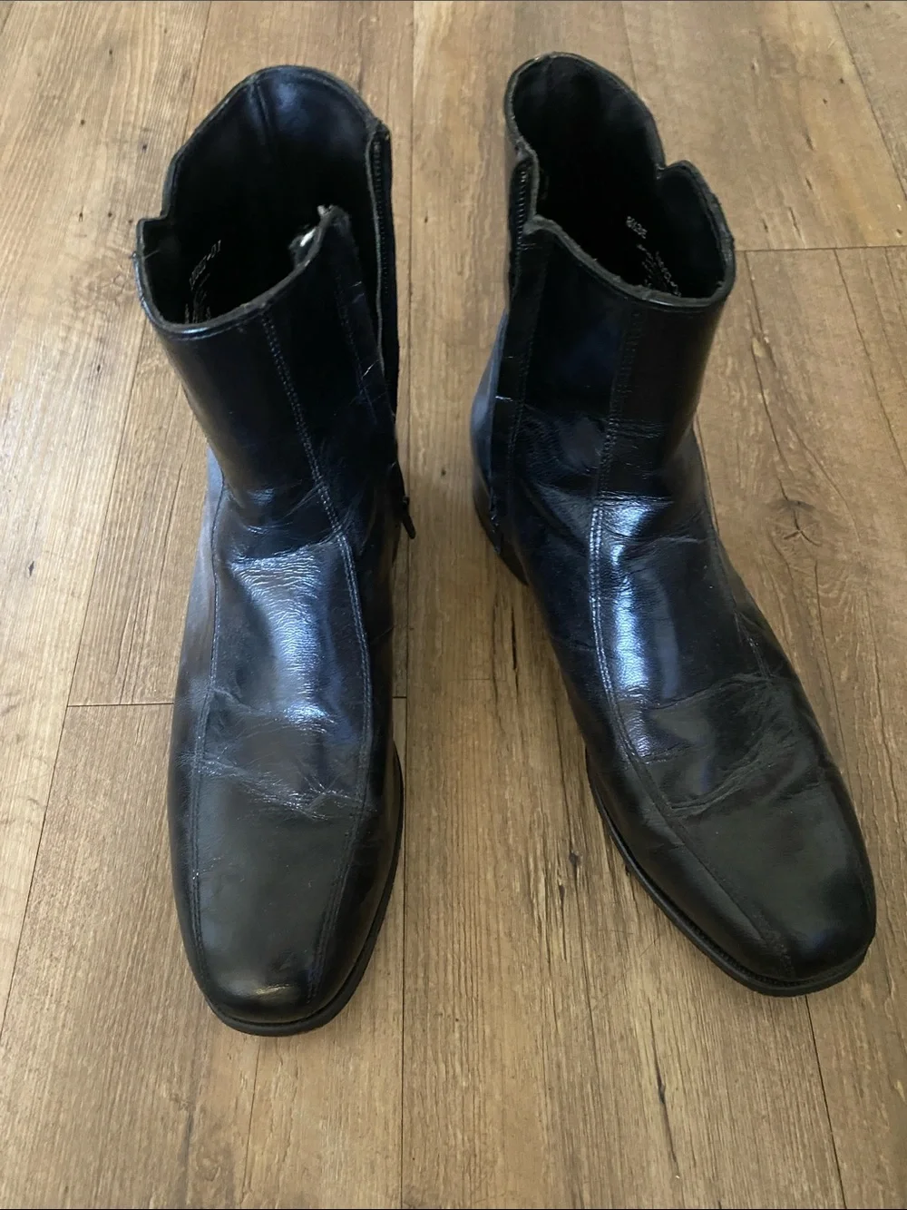 Florsheim Black Leather Square-Toe Chukka Boots